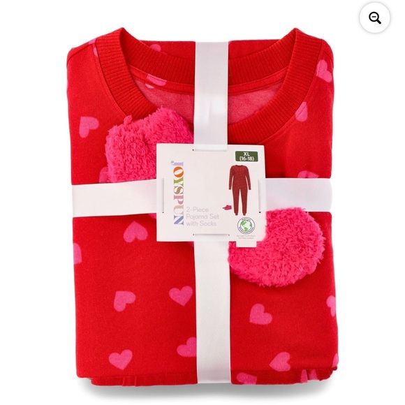 Joyspun Other - JOYSPUN Red Heart Pajama Set with Socks